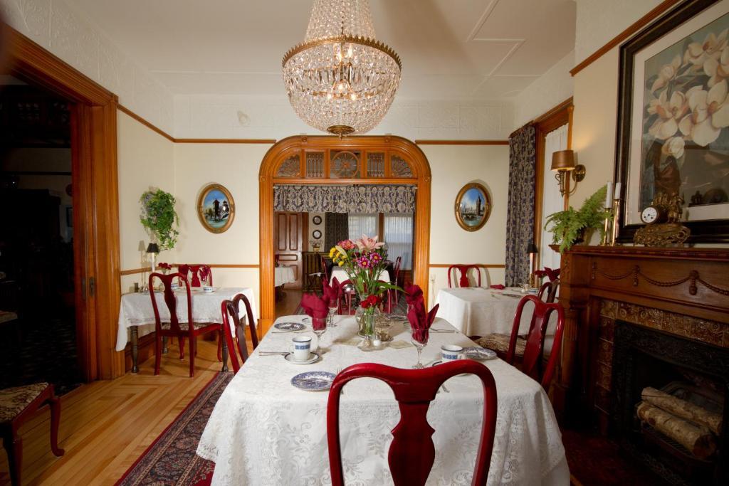 Victoria'S Historic Inn Wolfville Dış mekan fotoğraf