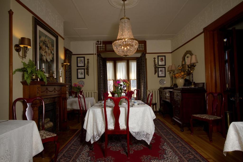 Victoria'S Historic Inn Wolfville Dış mekan fotoğraf