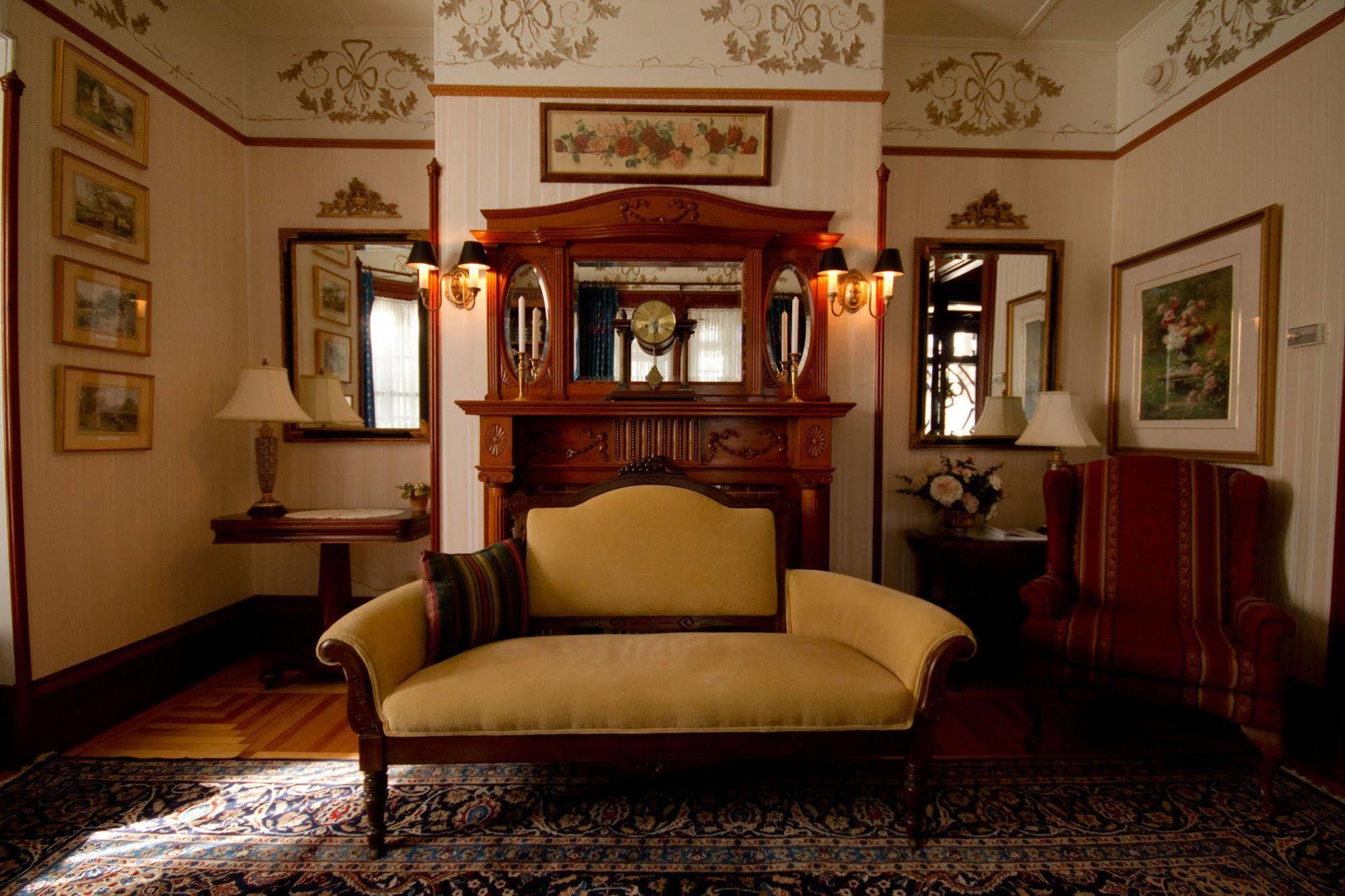 Victoria'S Historic Inn Wolfville Dış mekan fotoğraf
