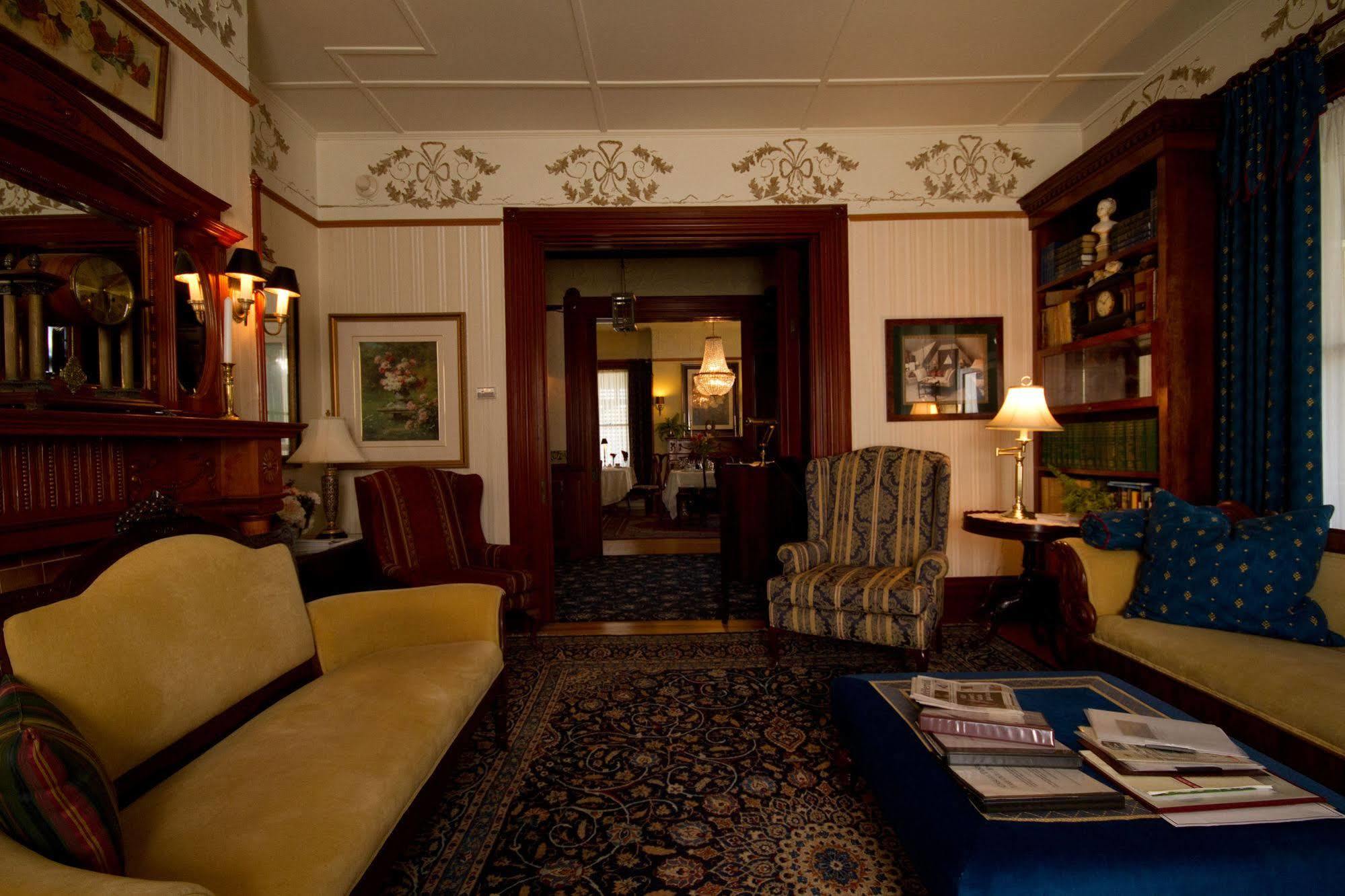 Victoria'S Historic Inn Wolfville Dış mekan fotoğraf