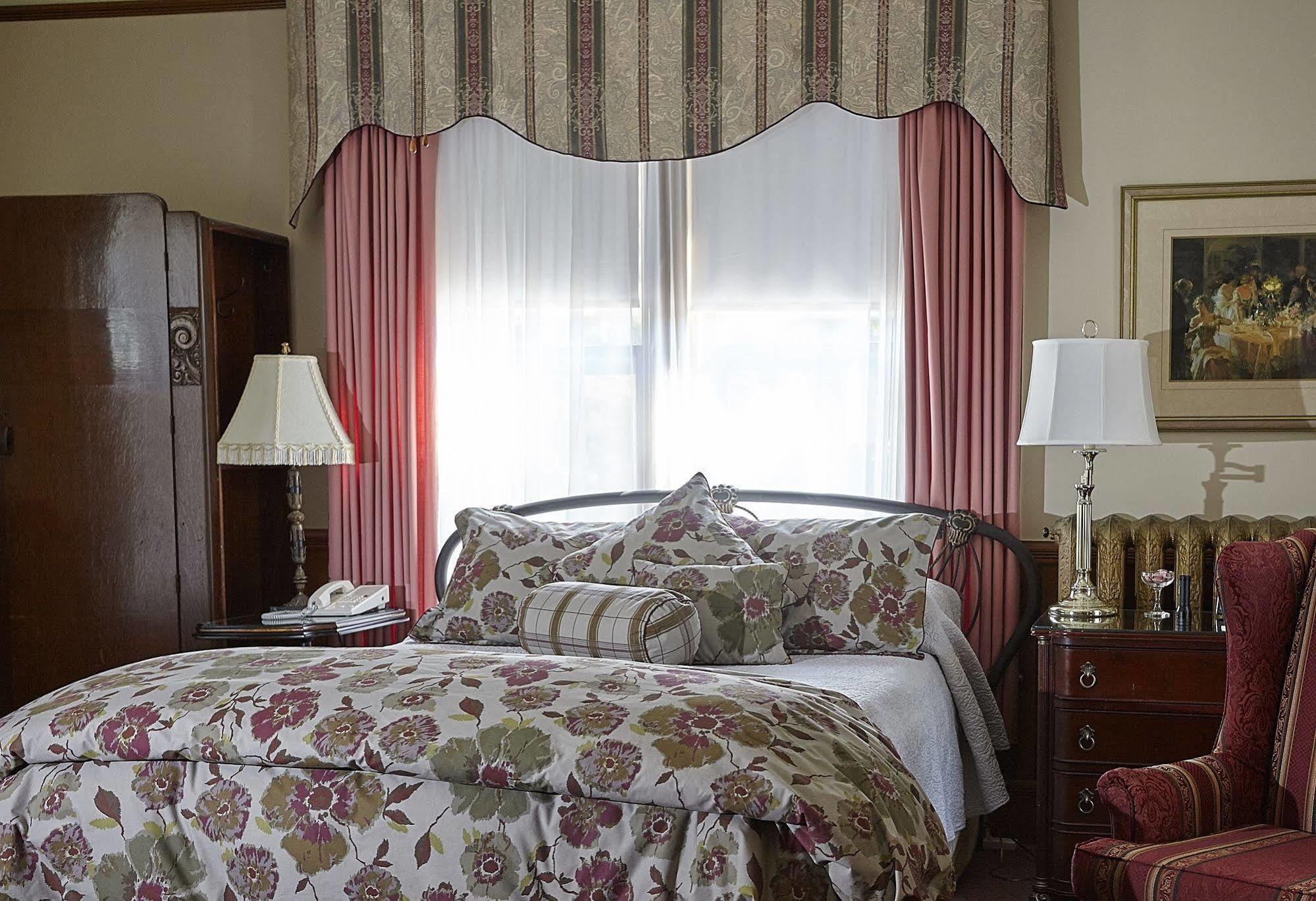 Victoria'S Historic Inn Wolfville Dış mekan fotoğraf