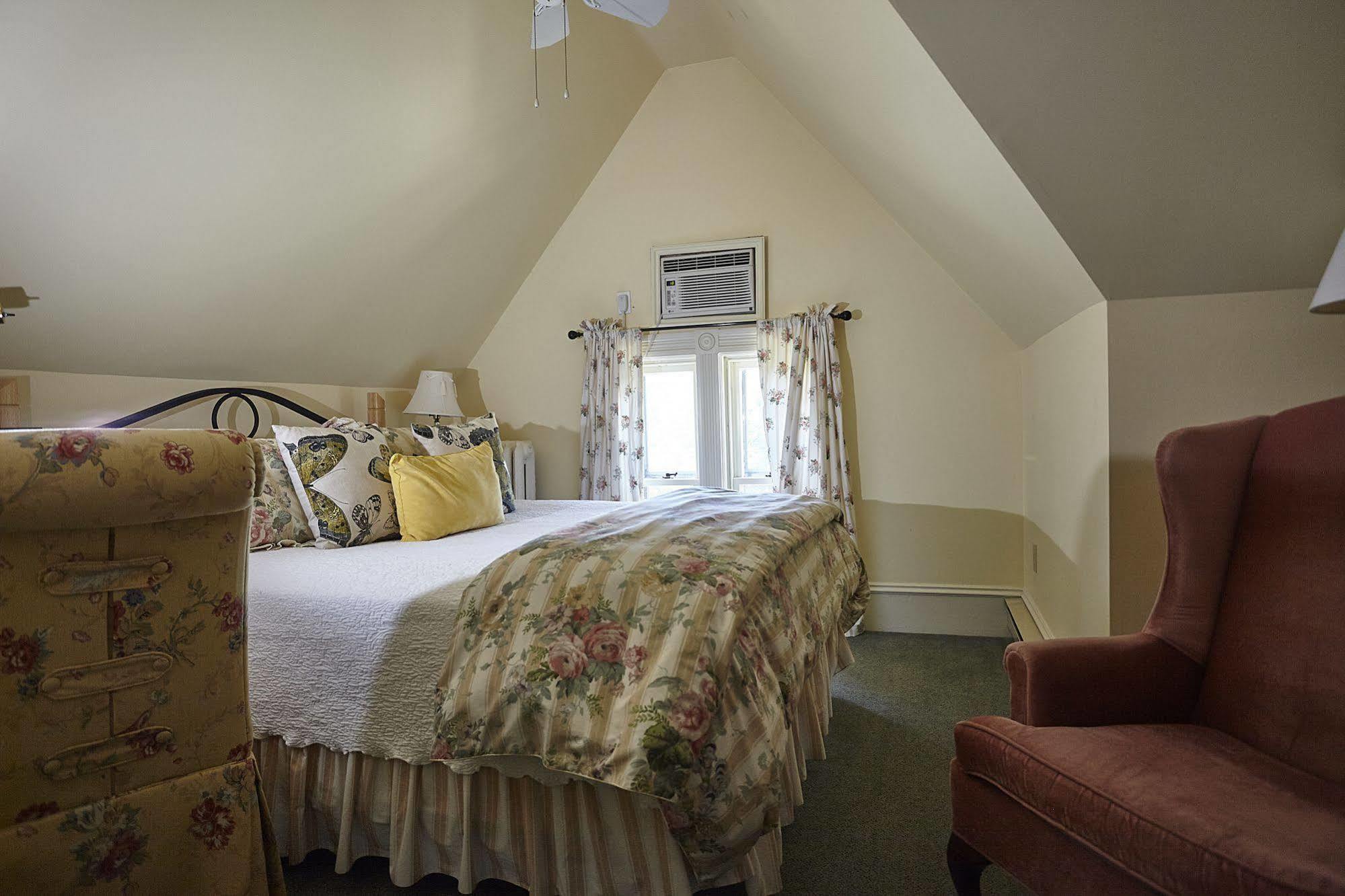 Victoria'S Historic Inn Wolfville Dış mekan fotoğraf