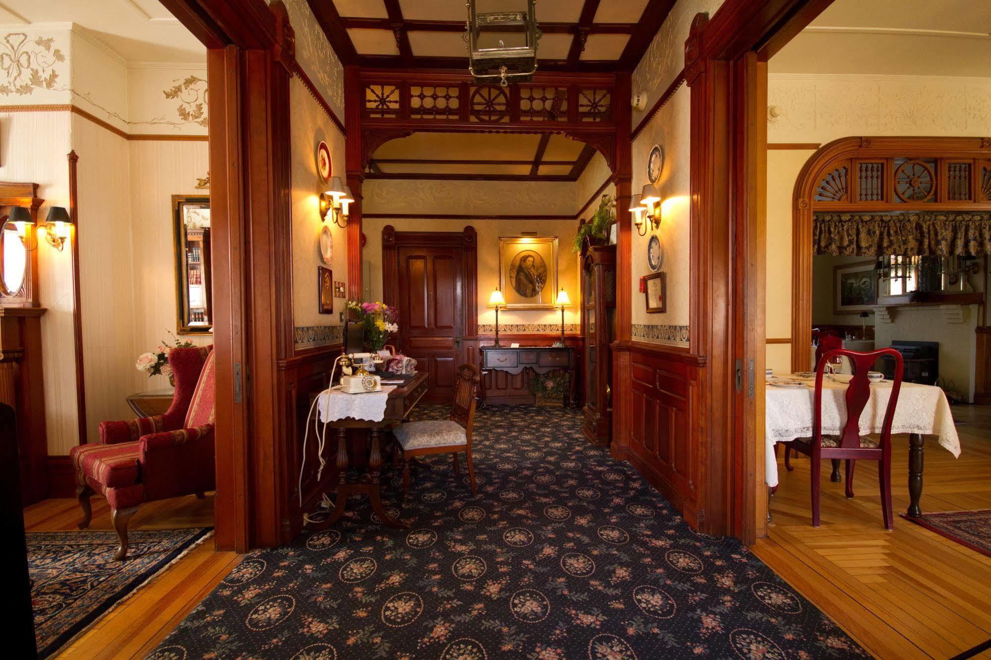 Victoria'S Historic Inn Wolfville Dış mekan fotoğraf
