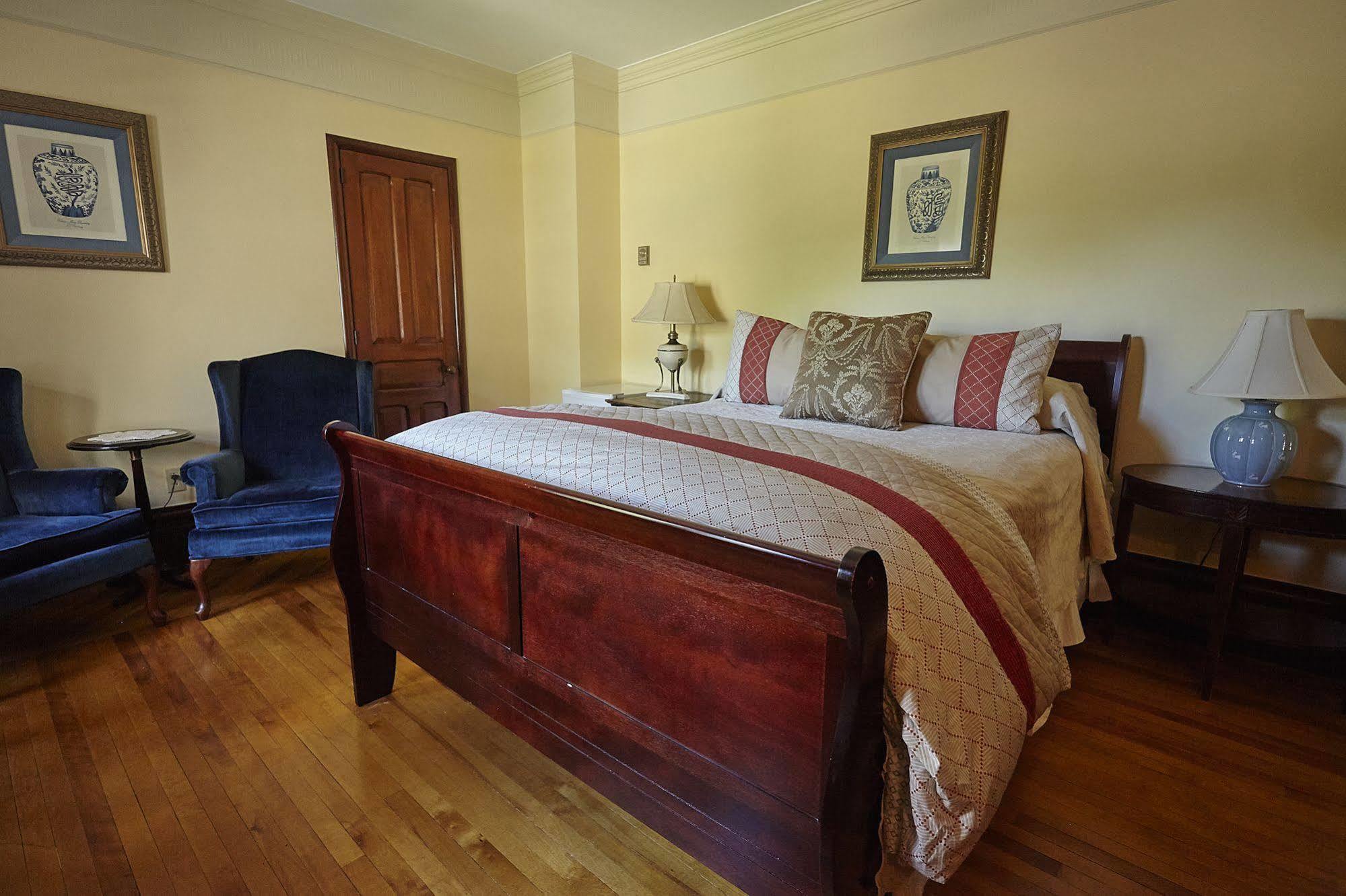 Victoria'S Historic Inn Wolfville Dış mekan fotoğraf