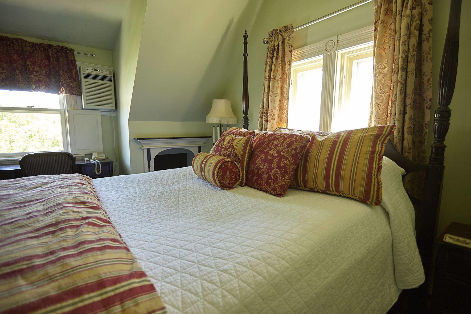 Victoria'S Historic Inn Wolfville Dış mekan fotoğraf
