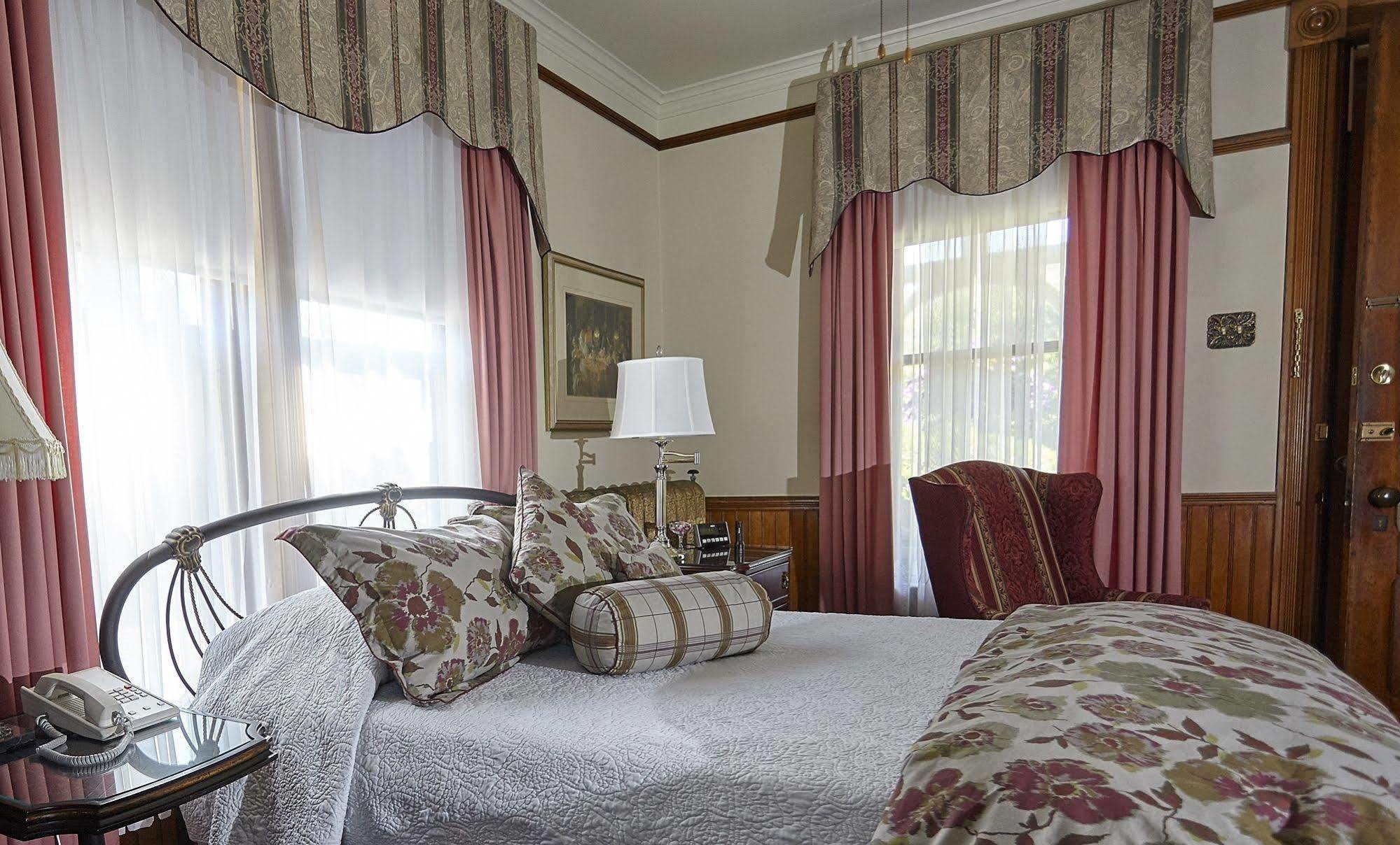 Victoria'S Historic Inn Wolfville Dış mekan fotoğraf